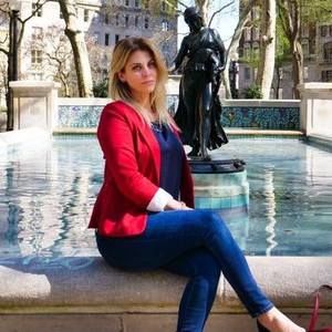 Meet your Posher, Lara